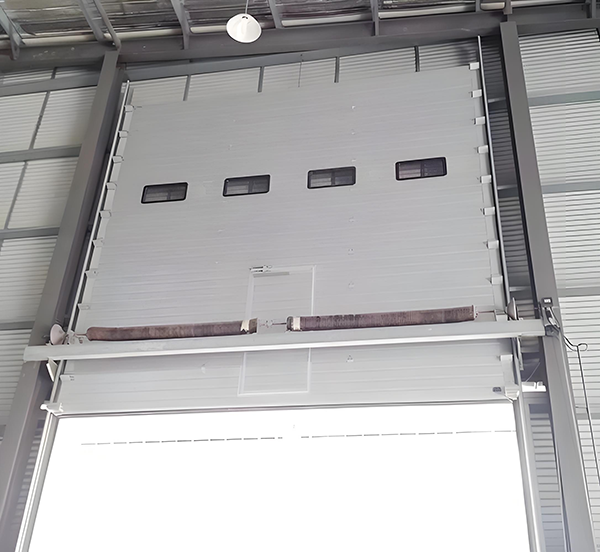 军垦路街道工业滑升门