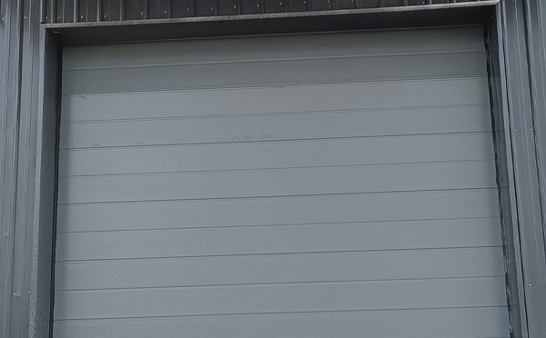 军垦路街道车库门