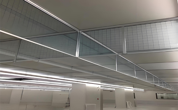 军垦路街道玻璃挡烟垂壁