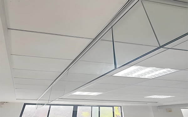 军垦路街道玻璃挡烟垂壁