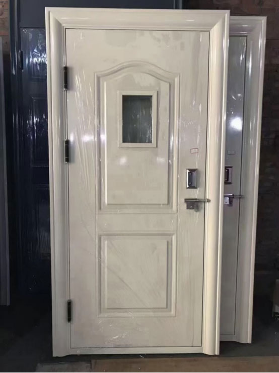 军垦路街道学校教室门