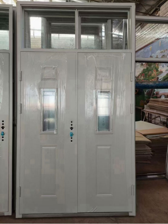 军垦路街道学校教室门