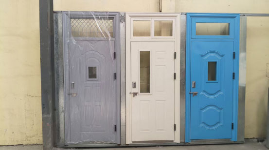 军垦路街道学校教室门