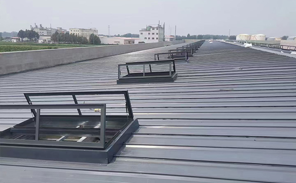 某中学室内体育馆军垦路街道排烟窗改造项目