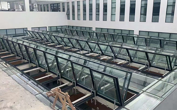 百安科技有限公司近期军垦路街道排烟窗项目案例分享